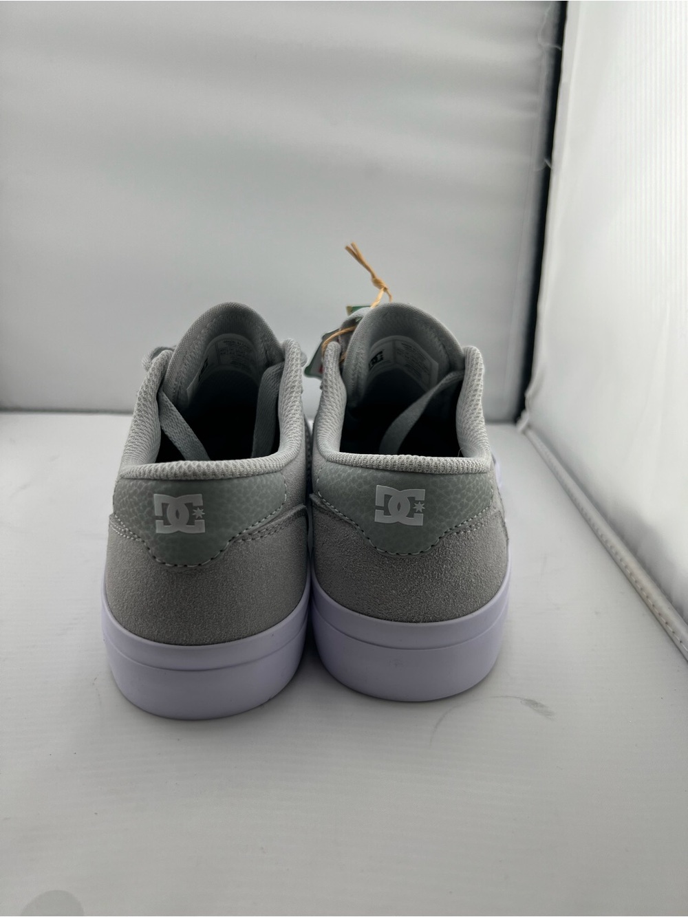 👟DC bloom Grey Suede Skate Sneakers with White Accents - Picture 7 of 12